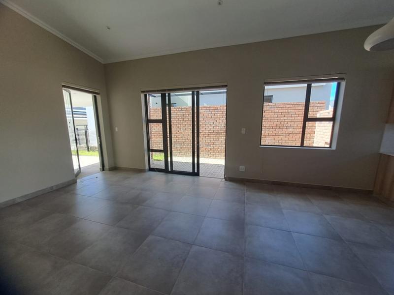 To Let 2 Bedroom Property for Rent in Kraaibosch Park Western Cape